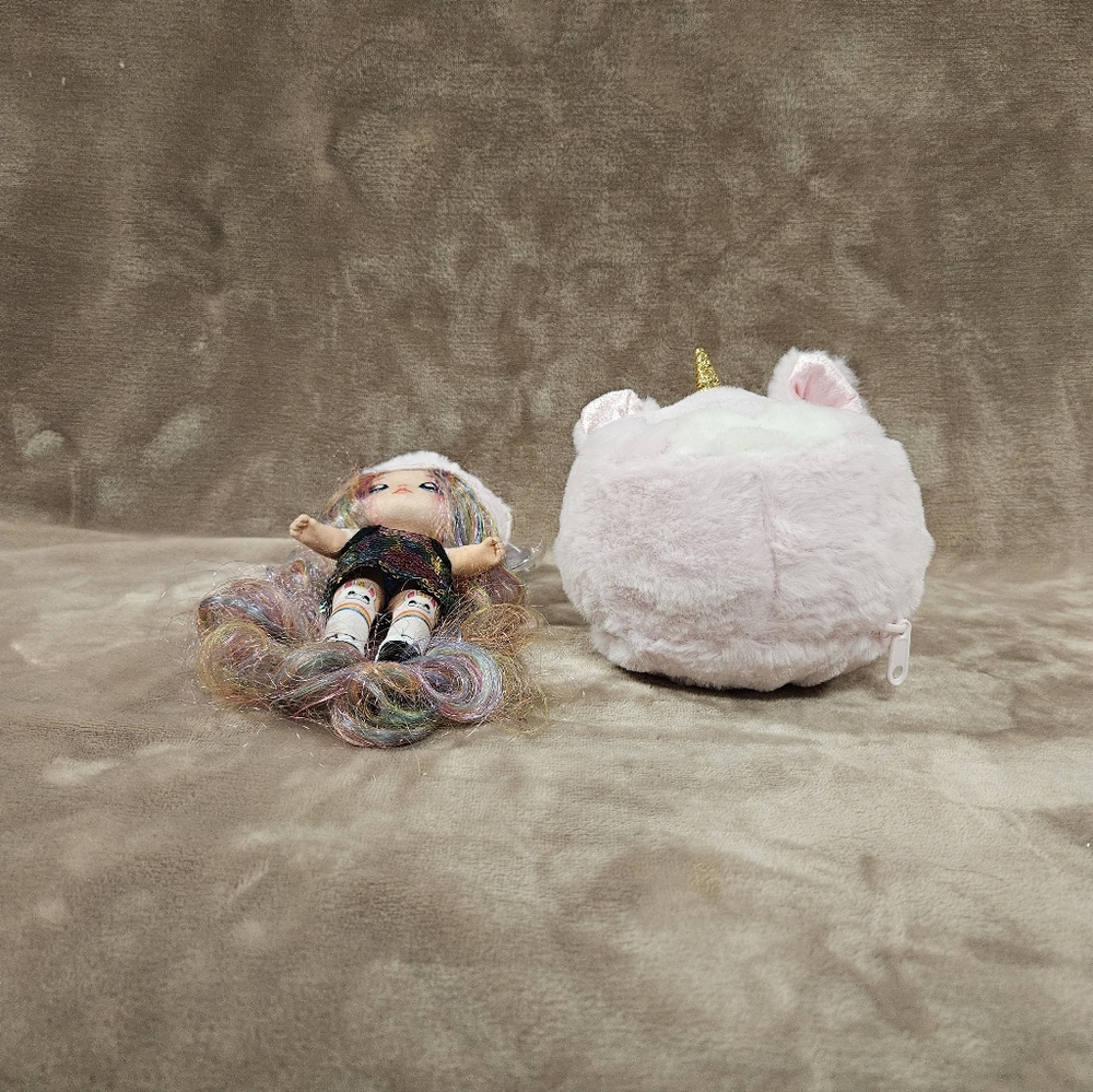 Na Na Na Surprise Soft Plush Convertible Kitty Car & Na Na Na Britney Sparkles - Picture 12 of 12